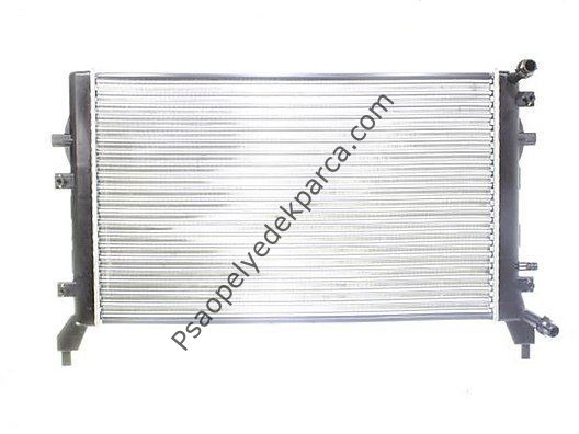 Volkswagen Golf 5 2005-2009 Model Arası Su Radyatörü