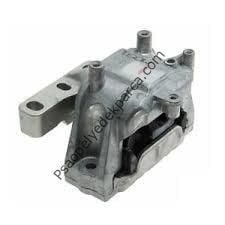 Volkswagen Golf 6 2009-2012 Model Arası Sağ Motor Kulağı