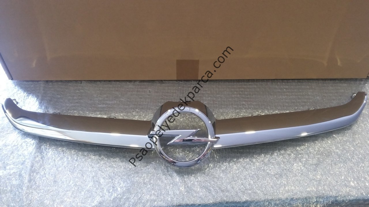 Opel Astra J Panjur Nikelajı ( Amblem İle ) 2012-