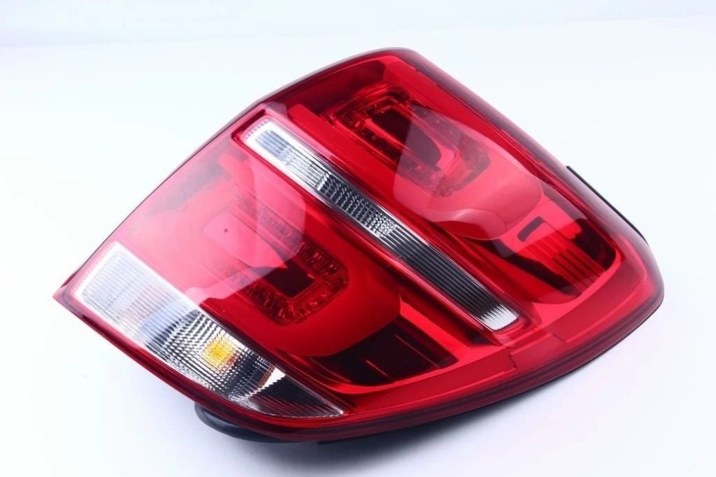 Chevrolet Captiva C140 Ledli Stop Lambası Sag Yolcu Tarafı 42506234
