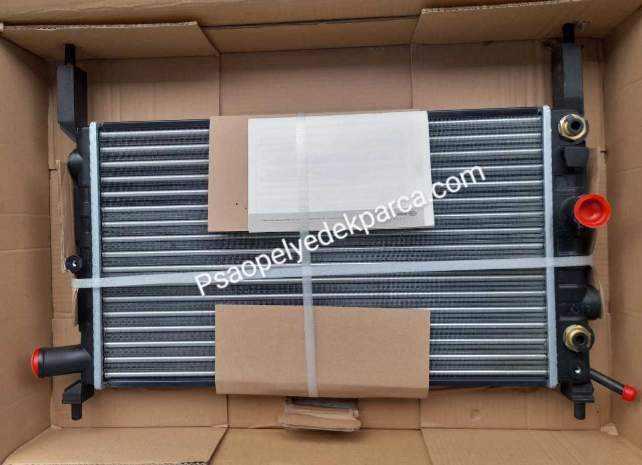Opel Astra F Otomatik 1.4 / 1.6 / 8 Valf Su Radyatörü Mahle Marka 8MK376771051