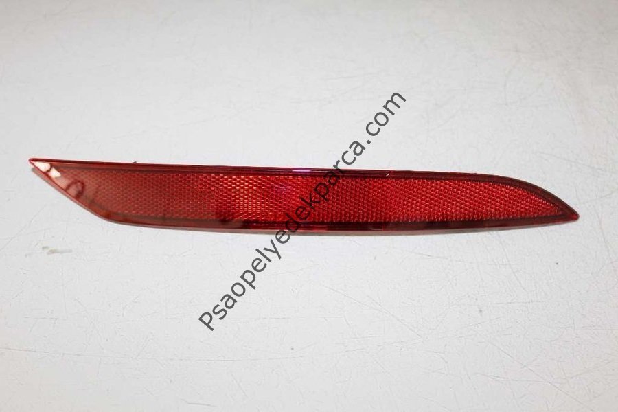 Volkswagen Golf 7.5 Arka Tampon Reflektörü SağVolkswagen Golf 7.5 Arka Tampon Reflektörü Sağ