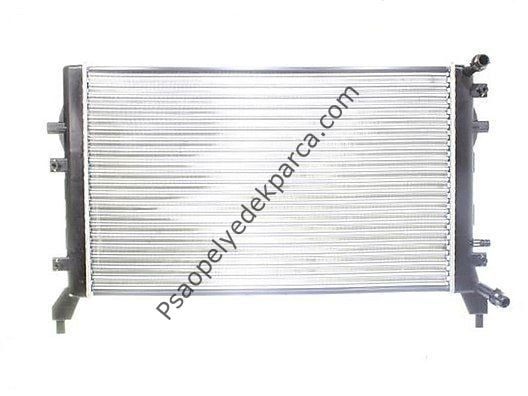 Volkswagen Golf 5 2005-2009 Model Arası Su Radyatörü