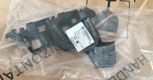 Opel Astra K Sağ Ön Tampon Bağlantı Braketi