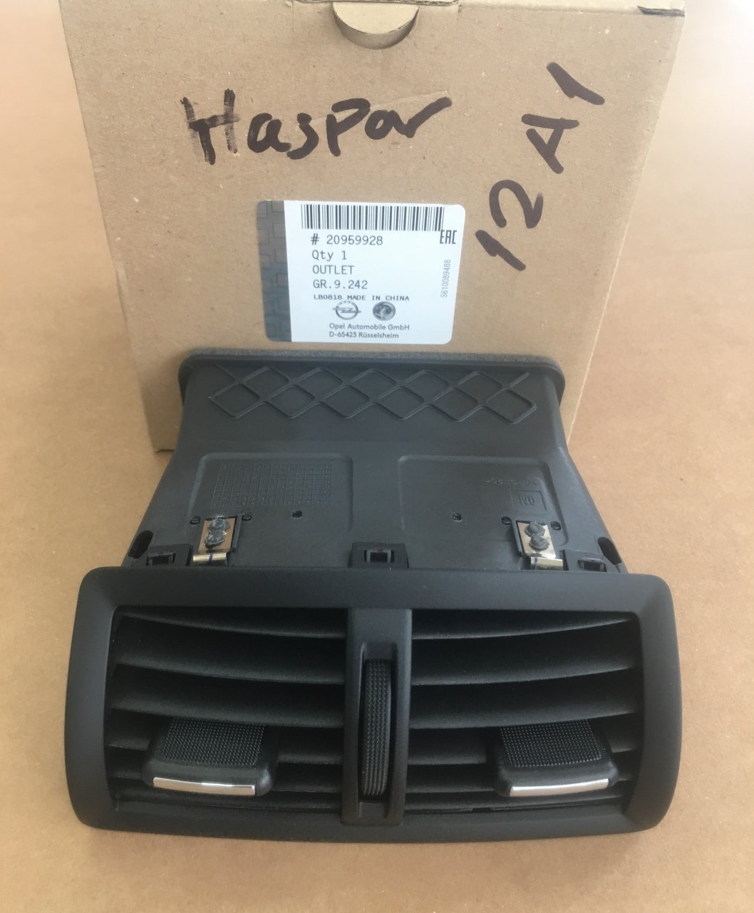 Opel İnsignia A Arka Orta havalandırma Izgarası Siyah Orjinal