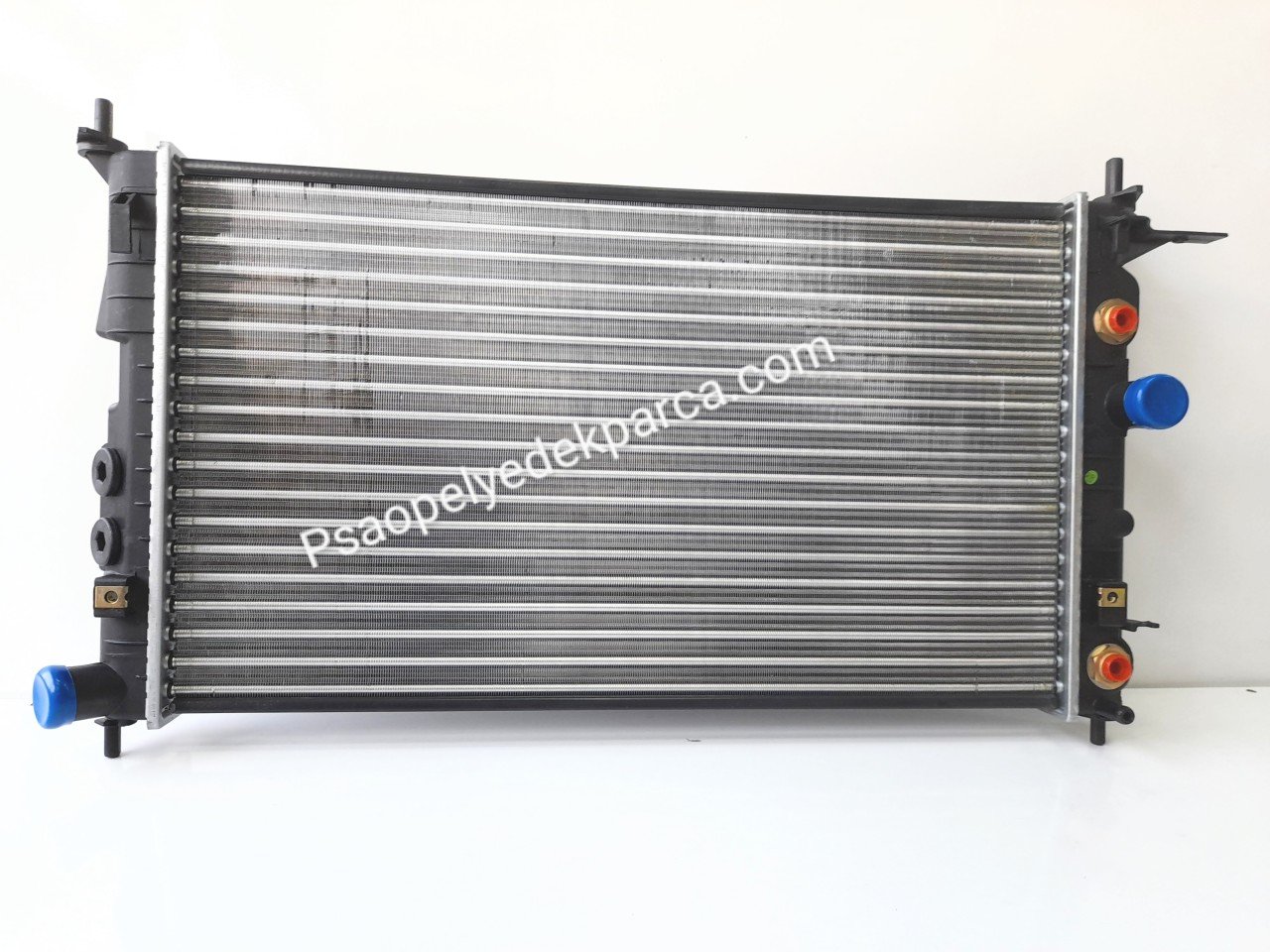 Opel Vectra B 1.6-1.8-2.0 Motor Su Radyatörü Klimalı   Araçlar