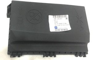 Opel Astra J Sigorta Üst Kapağı Motor Bölmesi Orjinal